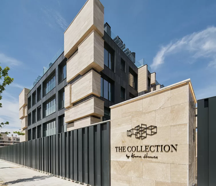Así es la entrada al espectacular edificio en el que vivirán Tamara Falcó e Íñigo Onieva