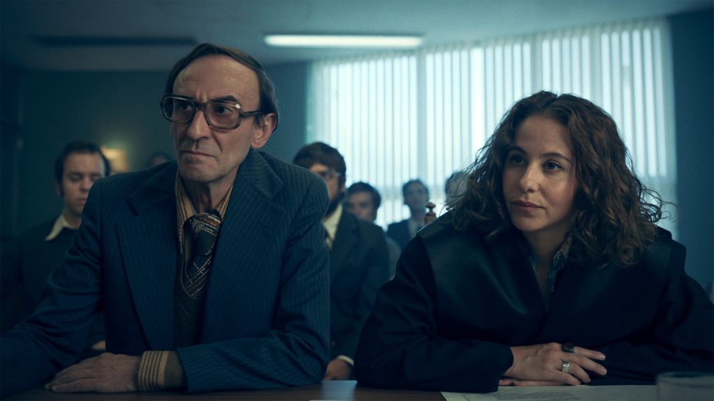 Juan Codina en una de las secuencias de la serie 'Las Abogadas' (RTVE).